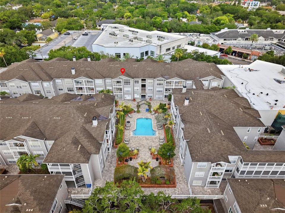 For Sale: $575,000 (2 beds, 2 baths, 938 Square Feet)