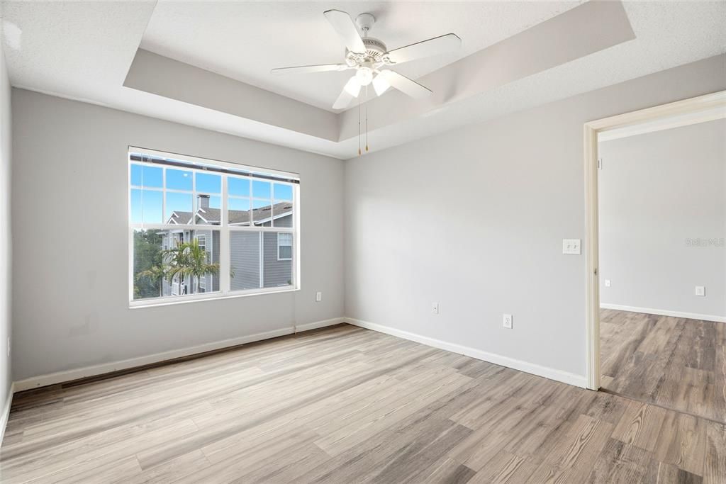 For Sale: $575,000 (2 beds, 2 baths, 938 Square Feet)
