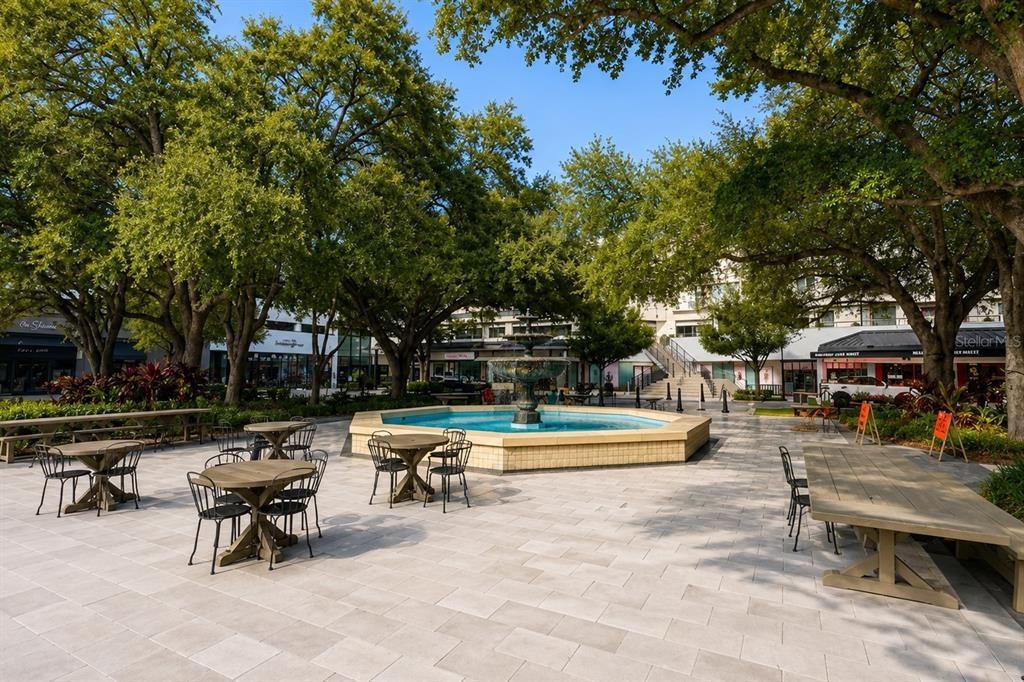 For Sale: $575,000 (2 beds, 2 baths, 938 Square Feet)