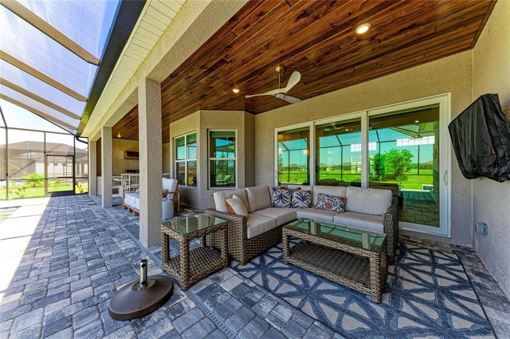 For Sale: $1,075,000 (3 beds, 3 baths, 2799 Square Feet)