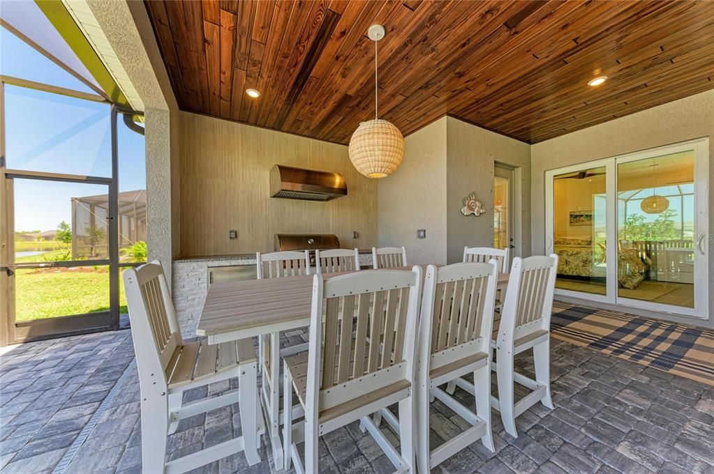 For Sale: $1,075,000 (3 beds, 3 baths, 2799 Square Feet)
