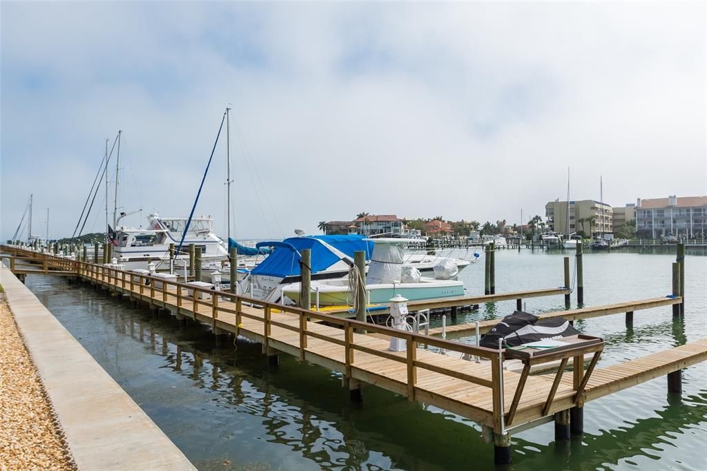 For Rent: $3,300 (2 beds, 2 baths, 1040 Square Feet)