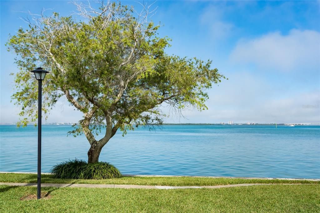 For Rent: $3,300 (2 beds, 2 baths, 1040 Square Feet)
