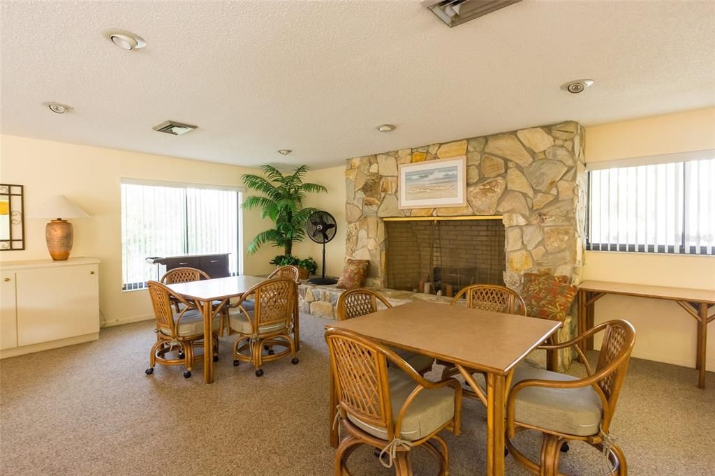 For Rent: $3,300 (2 beds, 2 baths, 1040 Square Feet)