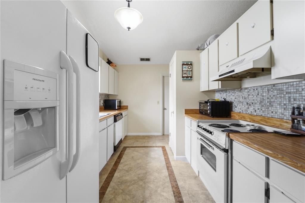 For Sale: $245,000 (2 beds, 2 baths, 1262 Square Feet)