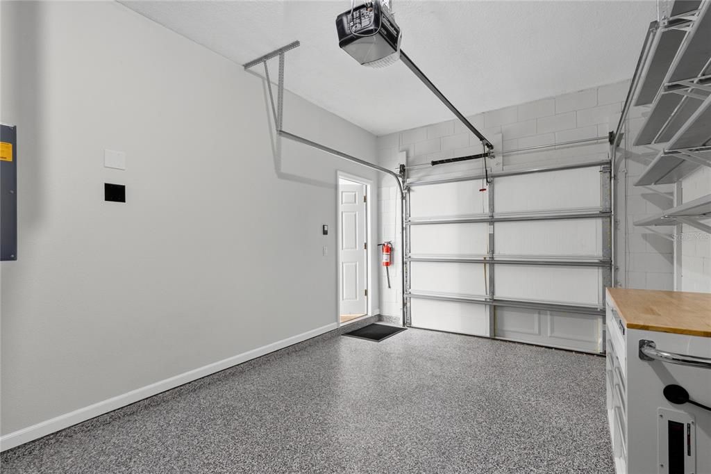 En Venta: $390,000 (4 camas, 2 baños, 1900 Pies cuadrados)