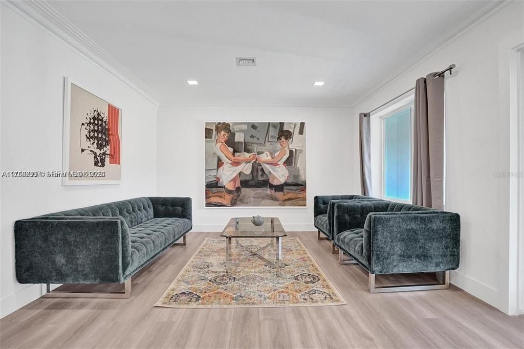В аренду: $8,500 (3 спален, 2 ванн, 2330 Квадратных фут)