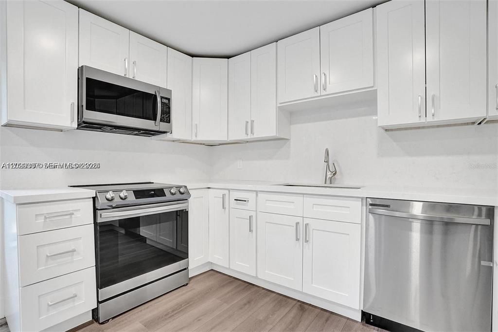 В аренду: $8,500 (3 спален, 2 ванн, 2330 Квадратных фут)