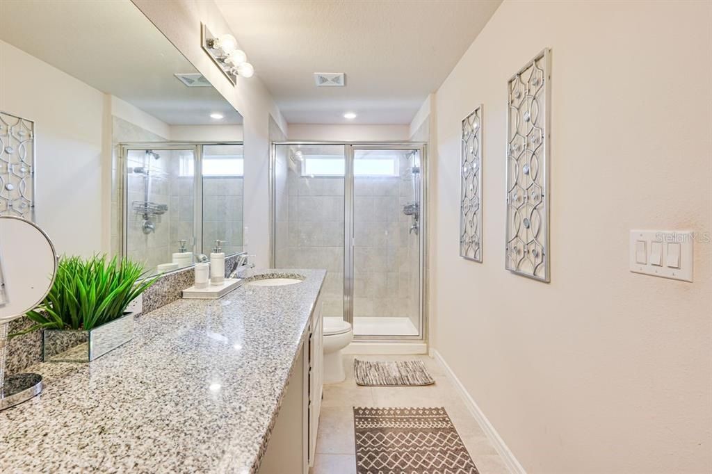 For Rent: $2,995 (3 beds, 2 baths, 1818 Square Feet)