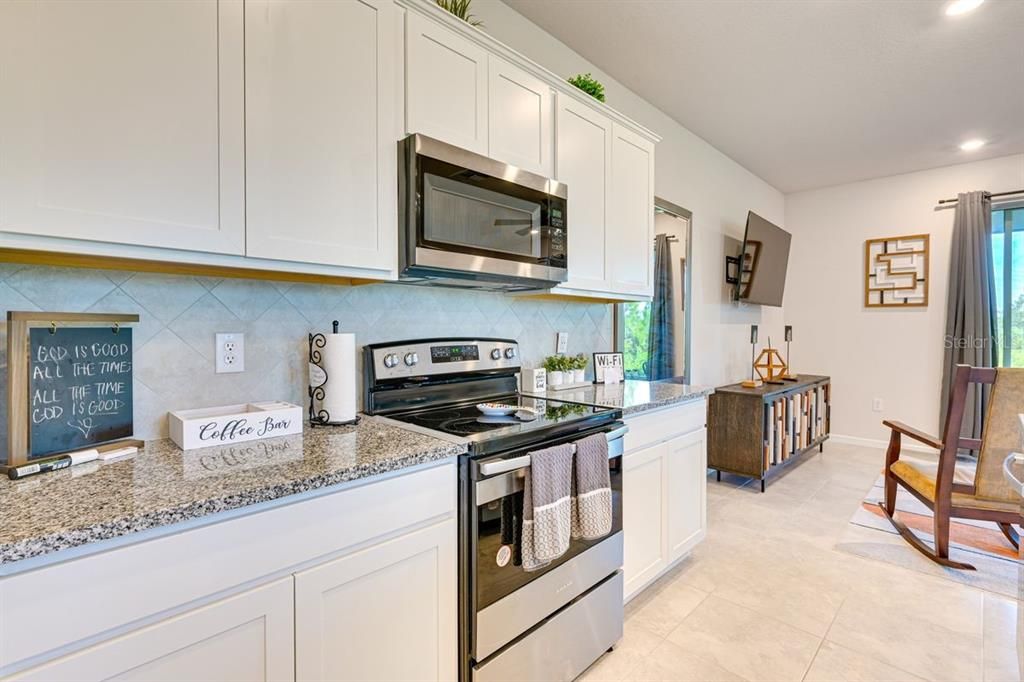 For Rent: $2,995 (3 beds, 2 baths, 1818 Square Feet)