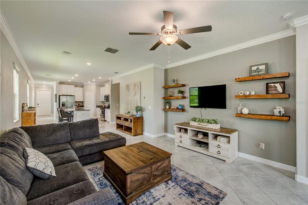 For Sale: $425,000 (3 beds, 2 baths, 1614 Square Feet)