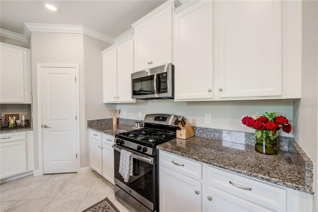 For Sale: $425,000 (3 beds, 2 baths, 1614 Square Feet)