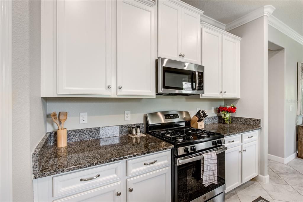 For Sale: $425,000 (3 beds, 2 baths, 1614 Square Feet)