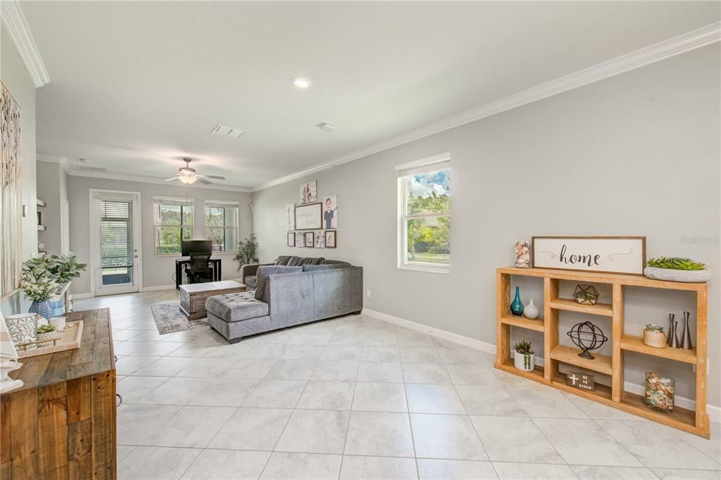 For Sale: $425,000 (3 beds, 2 baths, 1614 Square Feet)