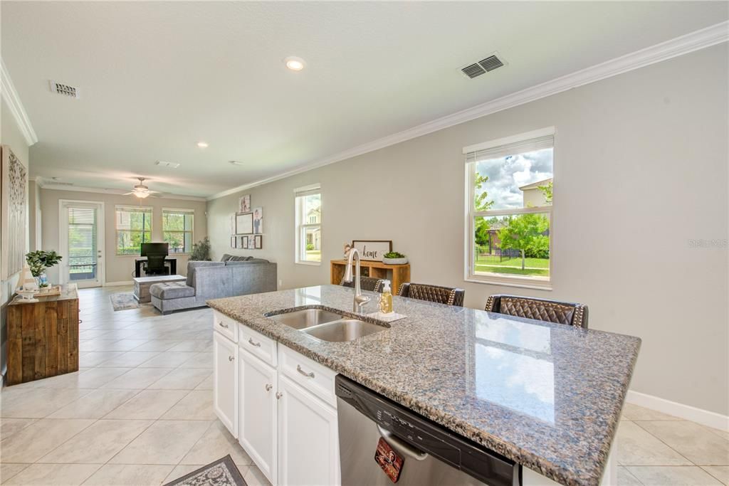 For Sale: $425,000 (3 beds, 2 baths, 1614 Square Feet)