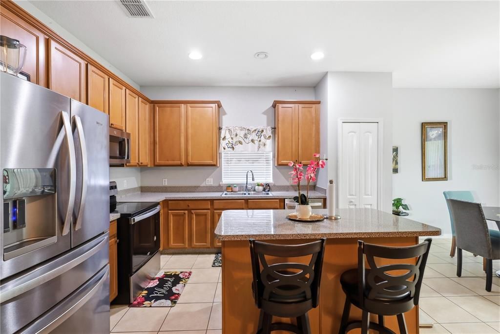 待售: $355,000 (3 贝兹, 2 浴室, 1822 平方英尺)