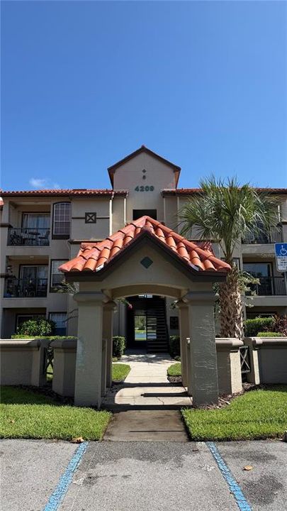 For Rent: $1,800 (2 beds, 2 baths, 1107 Square Feet)