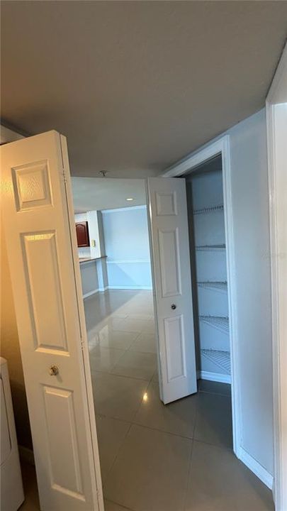 For Rent: $1,800 (2 beds, 2 baths, 1107 Square Feet)