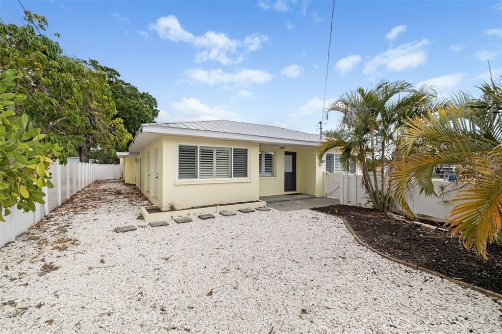 For Sale: $410,000 (4 beds, 2 baths, 2317 Square Feet)