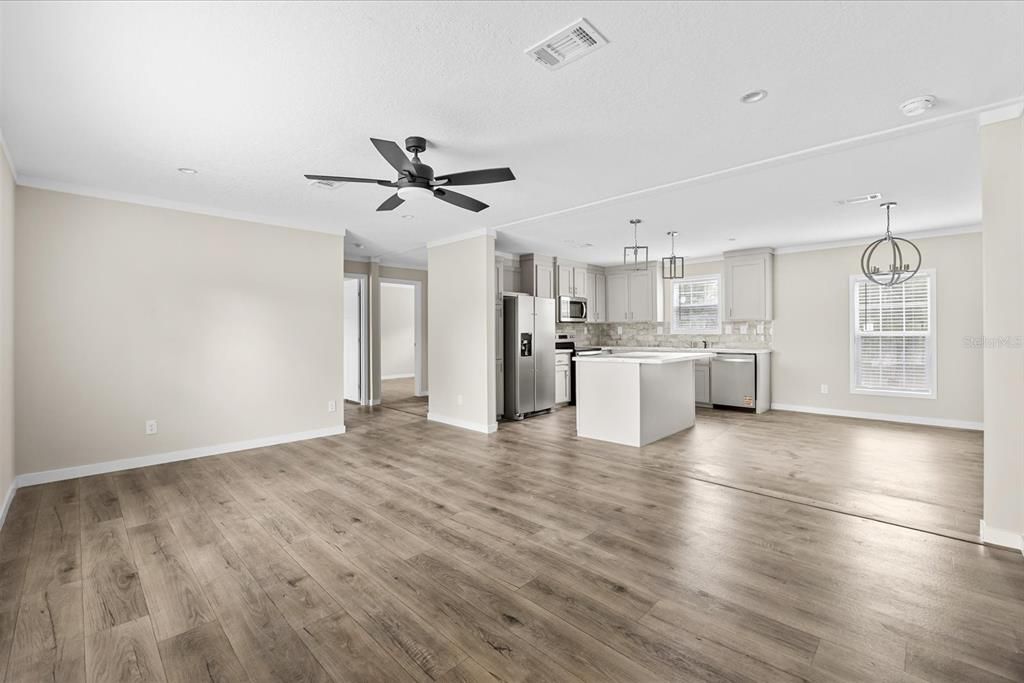 For Sale: $265,000 (3 beds, 2 baths, 1248 Square Feet)
