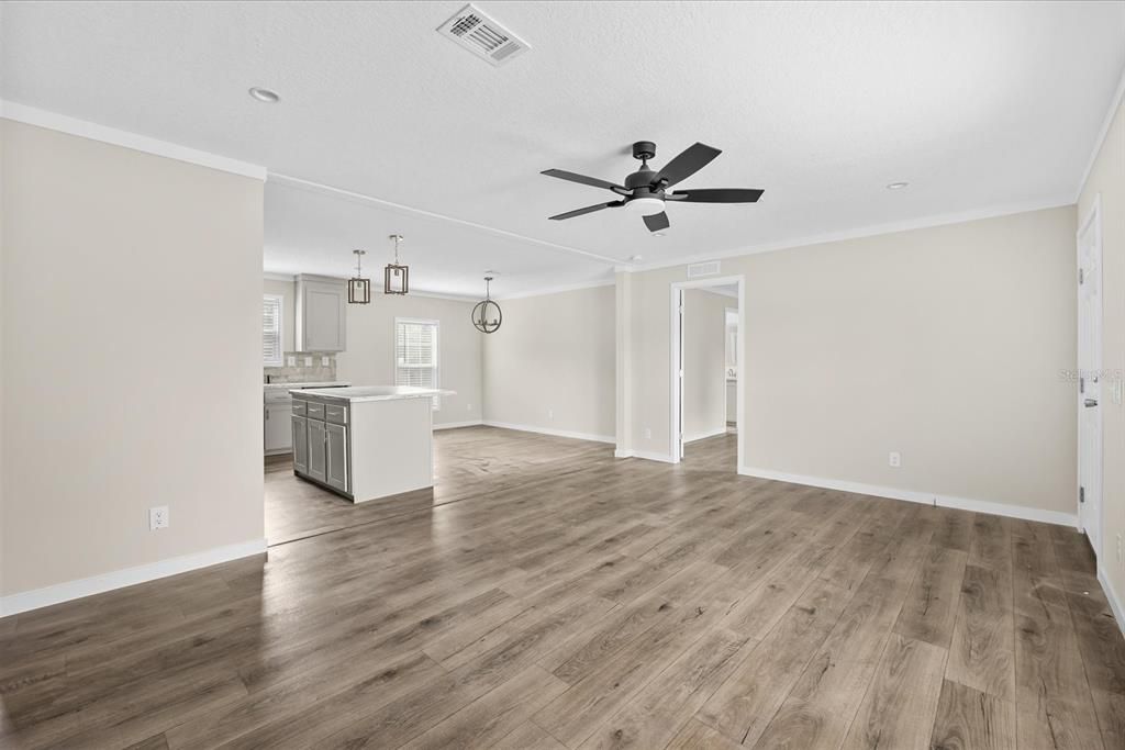 For Sale: $265,000 (3 beds, 2 baths, 1248 Square Feet)