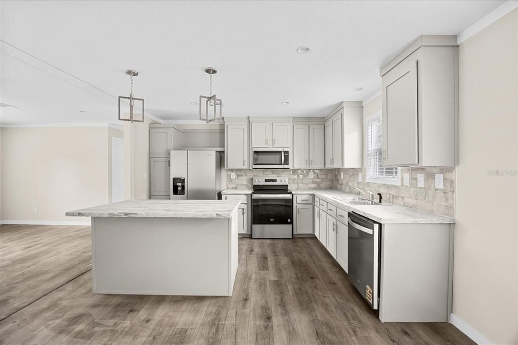 For Sale: $265,000 (3 beds, 2 baths, 1248 Square Feet)