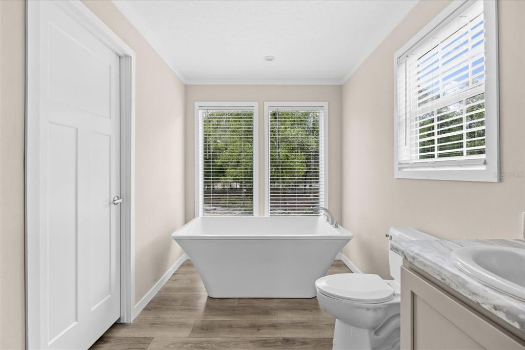 For Sale: $265,000 (3 beds, 2 baths, 1248 Square Feet)