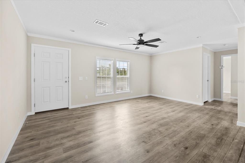 For Sale: $265,000 (3 beds, 2 baths, 1248 Square Feet)