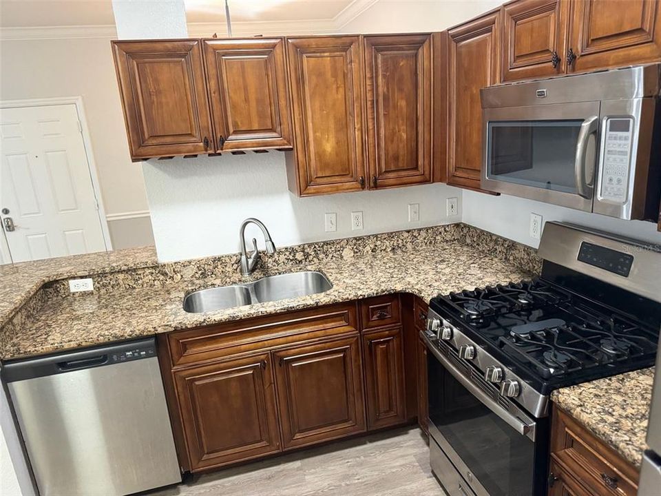 For Rent: $1,850 (2 beds, 2 baths, 1141 Square Feet)