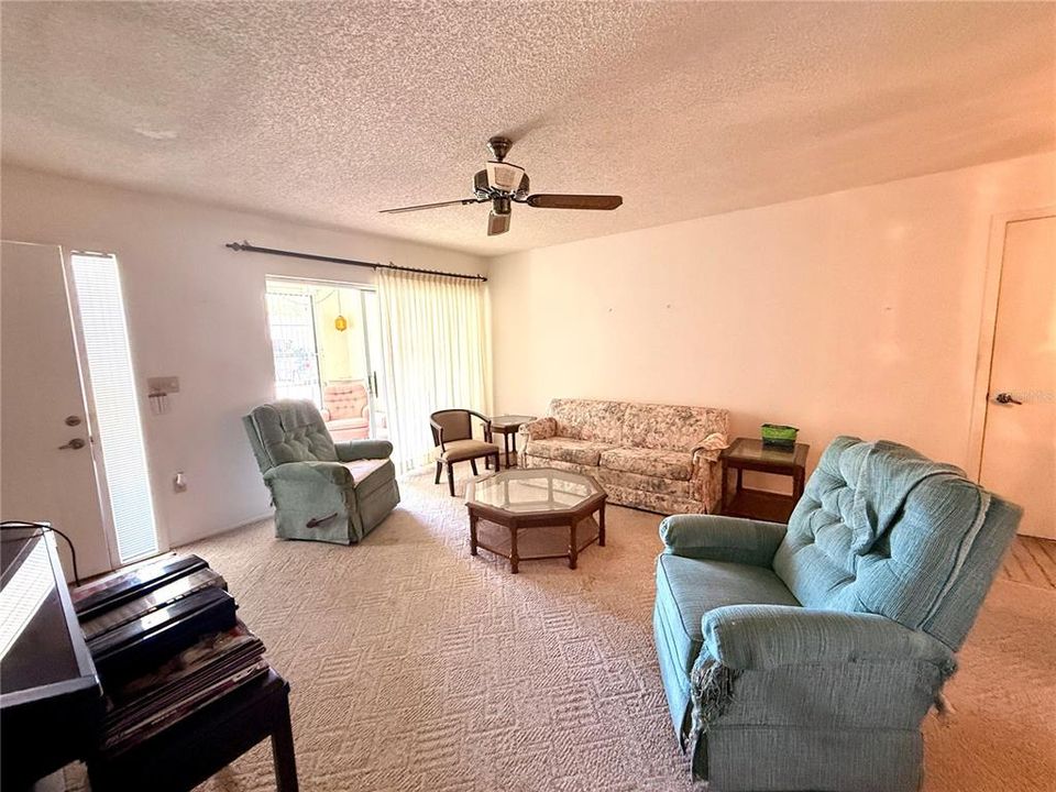 En Venta: $140,000 (2 camas, 2 baños, 1000 Pies cuadrados)