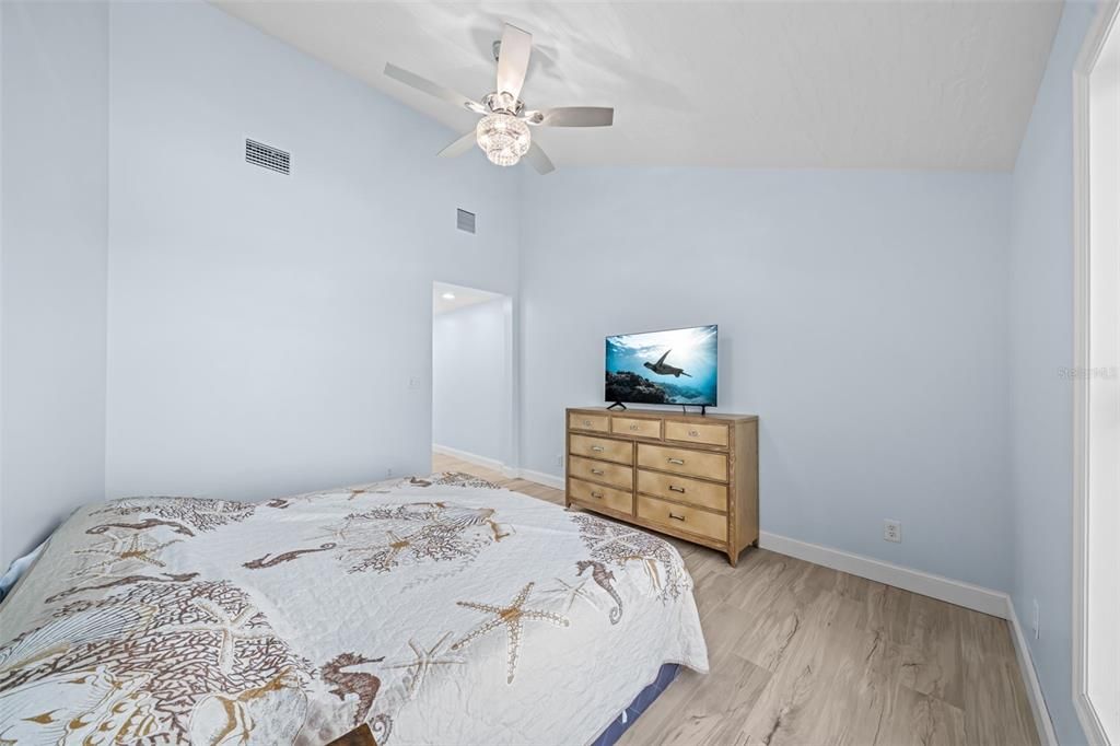 For Sale: $899,000 (3 beds, 2 baths, 2048 Square Feet)