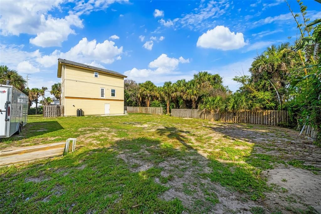 For Sale: $899,000 (3 beds, 2 baths, 2048 Square Feet)