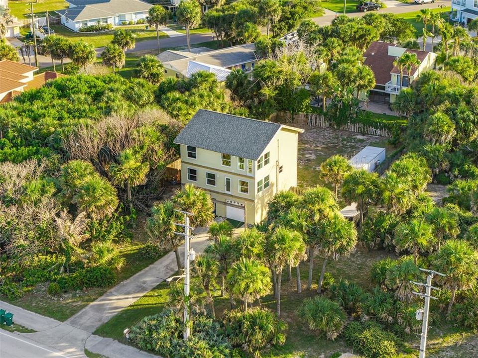 For Sale: $899,000 (3 beds, 2 baths, 2048 Square Feet)