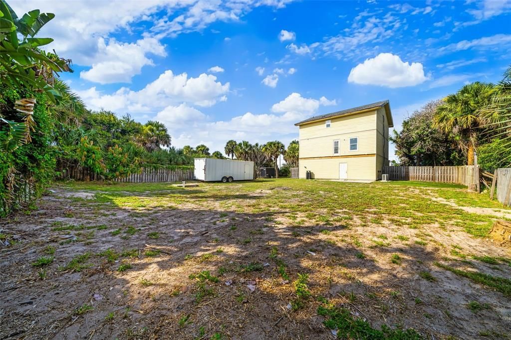 For Sale: $899,000 (3 beds, 2 baths, 2048 Square Feet)