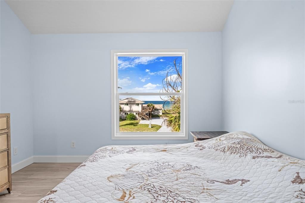 For Sale: $899,000 (3 beds, 2 baths, 2048 Square Feet)