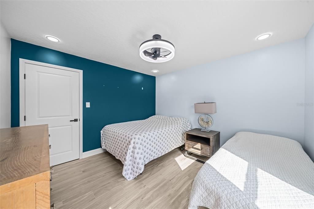For Sale: $899,000 (3 beds, 2 baths, 2048 Square Feet)