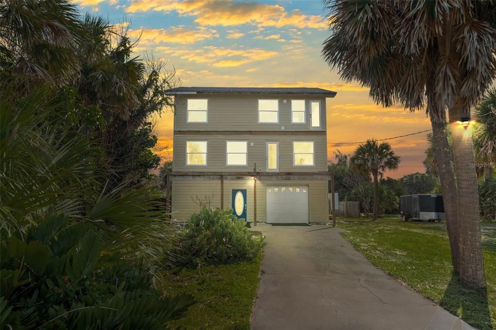 For Sale: $899,000 (3 beds, 2 baths, 2048 Square Feet)