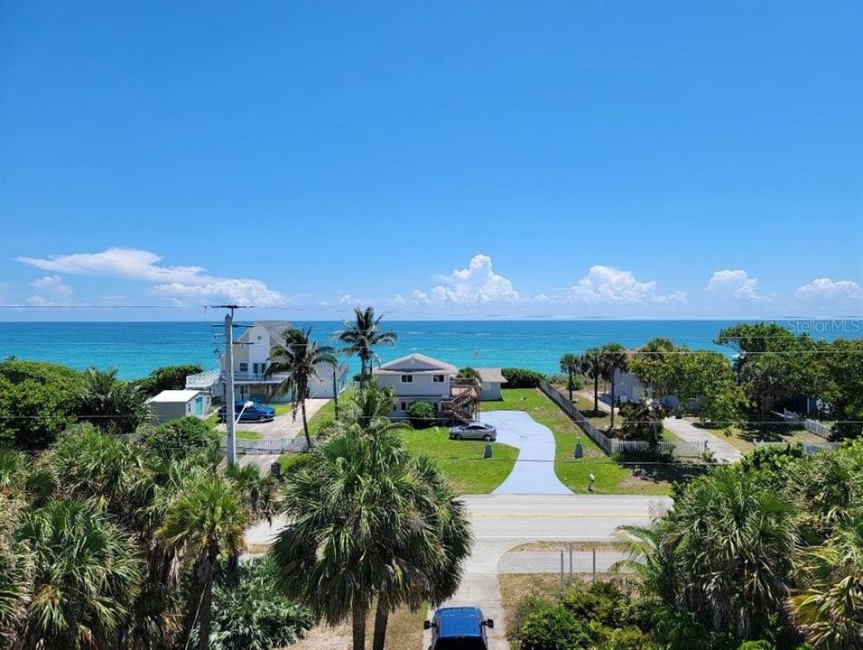 For Sale: $899,000 (3 beds, 2 baths, 2048 Square Feet)