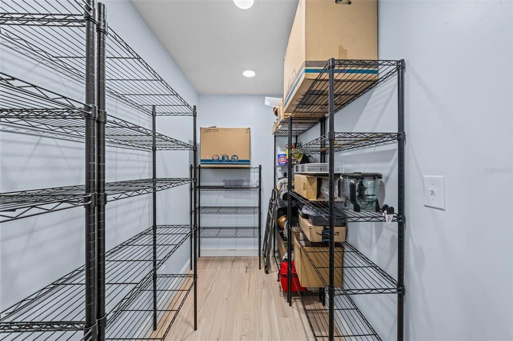 For Sale: $899,000 (3 beds, 2 baths, 2048 Square Feet)