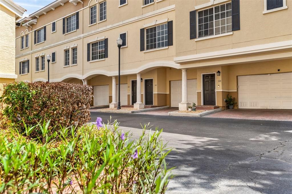 For Rent: $2,700 (2 beds, 2 baths, 1234 Square Feet)