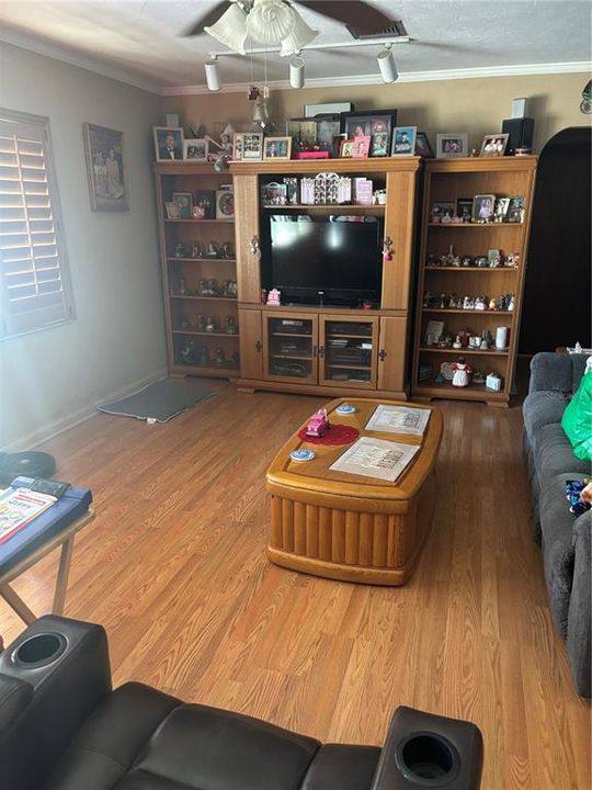 En Venta: $300,000 (3 camas, 2 baños, 1336 Pies cuadrados)