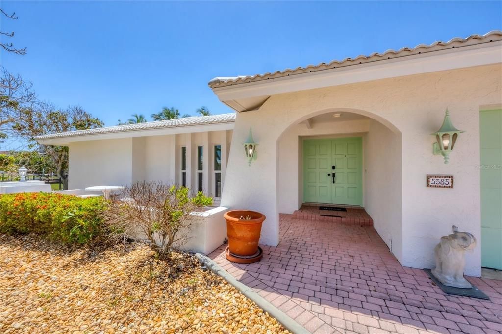 For Rent: $5,800 (4 beds, 3 baths, 1798 Square Feet)