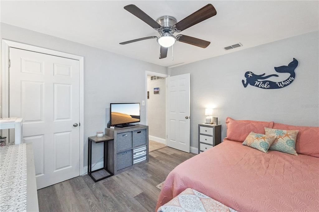 For Sale: $325,000 (3 beds, 3 baths, 1056 Square Feet)
