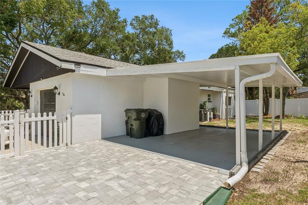 For Sale: $325,000 (3 beds, 3 baths, 1056 Square Feet)