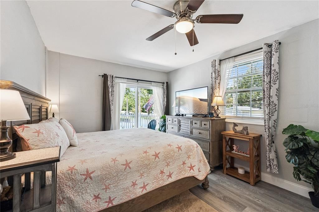For Sale: $325,000 (3 beds, 3 baths, 1056 Square Feet)