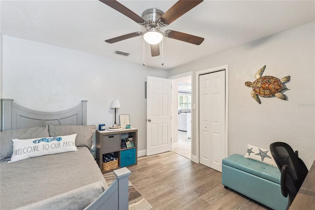 For Sale: $325,000 (3 beds, 3 baths, 1056 Square Feet)