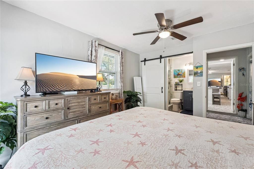 For Sale: $325,000 (3 beds, 3 baths, 1056 Square Feet)