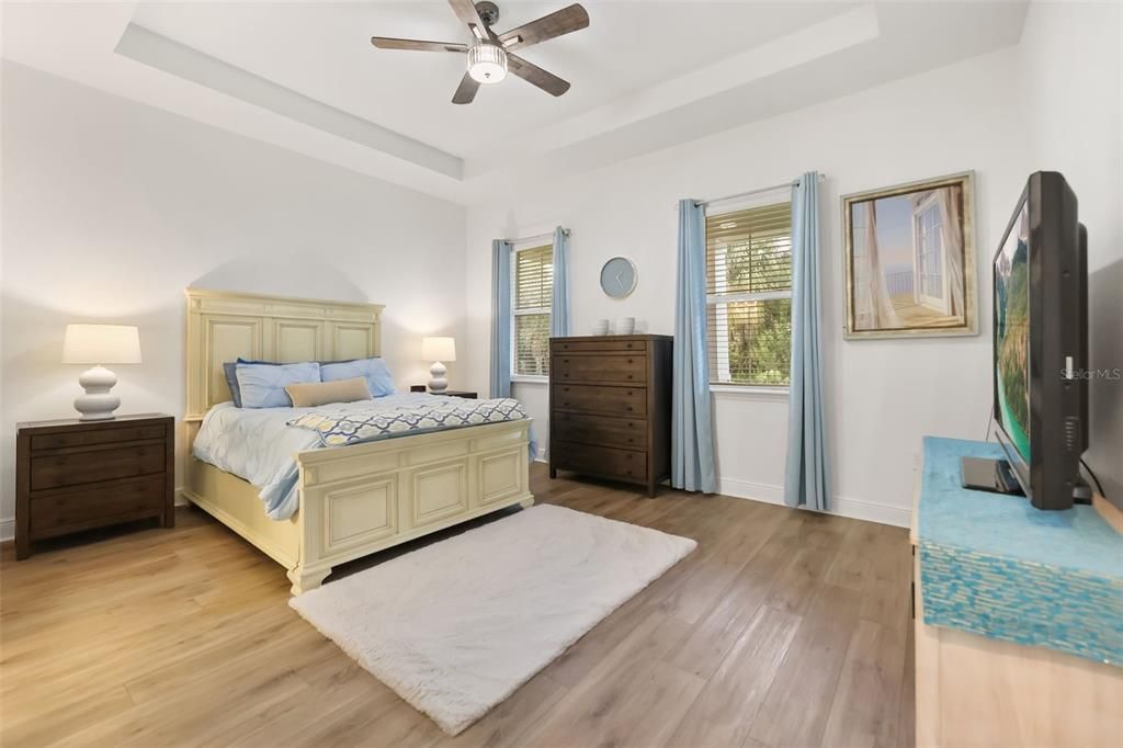 For Sale: $390,000 (3 beds, 2 baths, 1530 Square Feet)