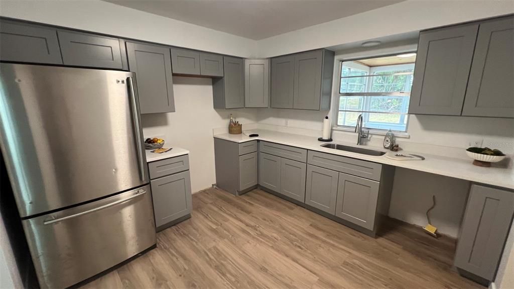 For Sale: $300,000 (3 beds, 2 baths, 1514 Square Feet)