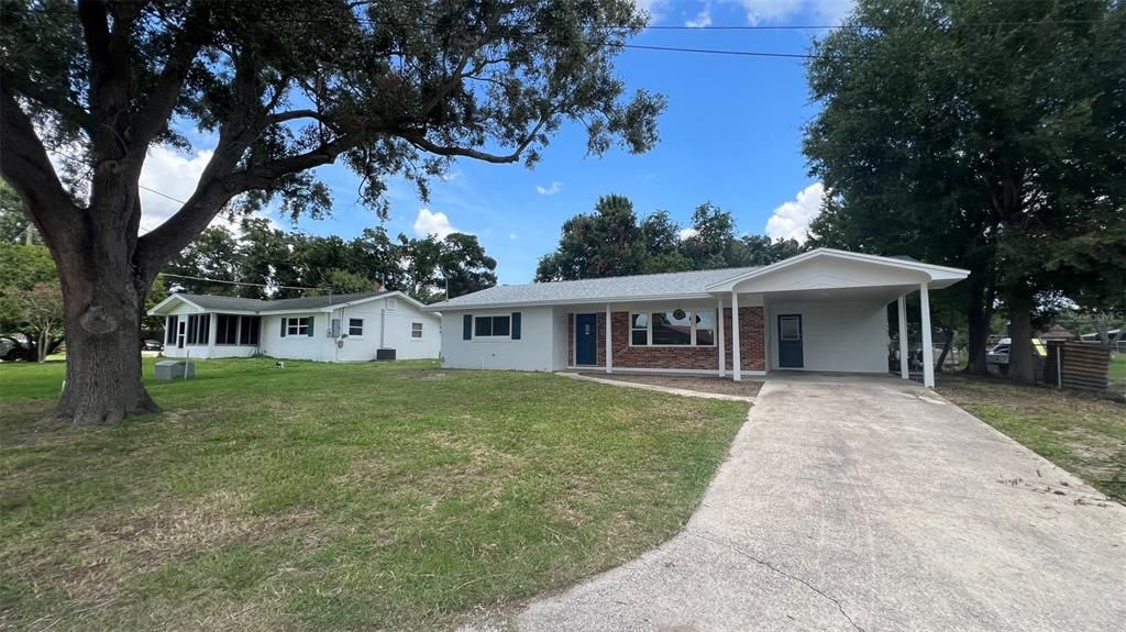 For Sale: $300,000 (3 beds, 2 baths, 1514 Square Feet)